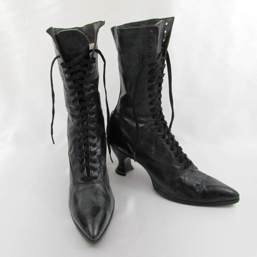 Ladies black leather shoes